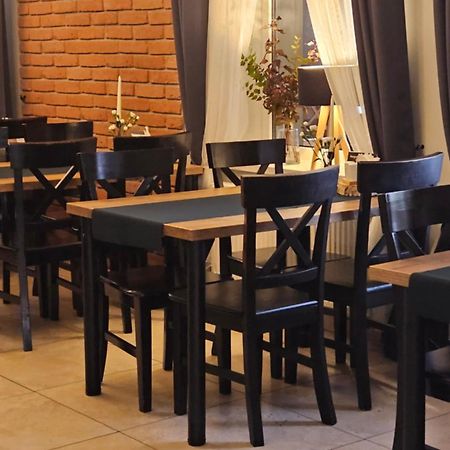 Gosciniec Pod Lilijka Hotell Podzamcze  Exteriör bild
