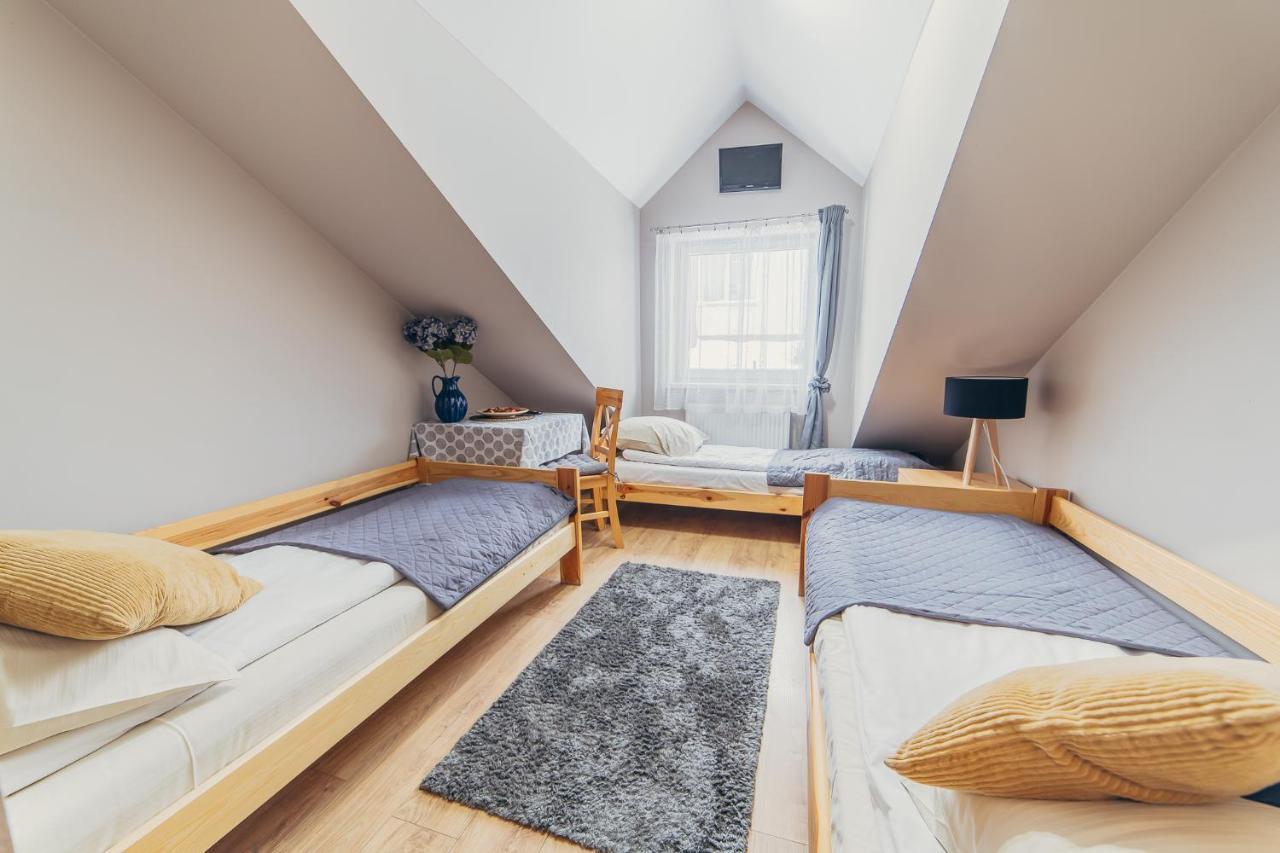 Gosciniec Pod Lilijka Hotell Podzamcze  Exteriör bild