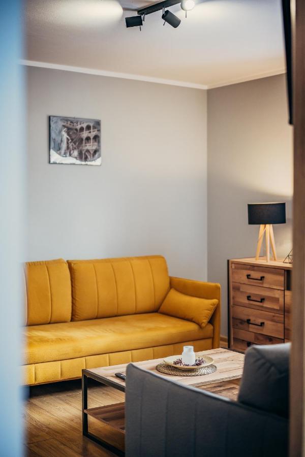 Gosciniec Pod Lilijka Hotell Podzamcze  Exteriör bild