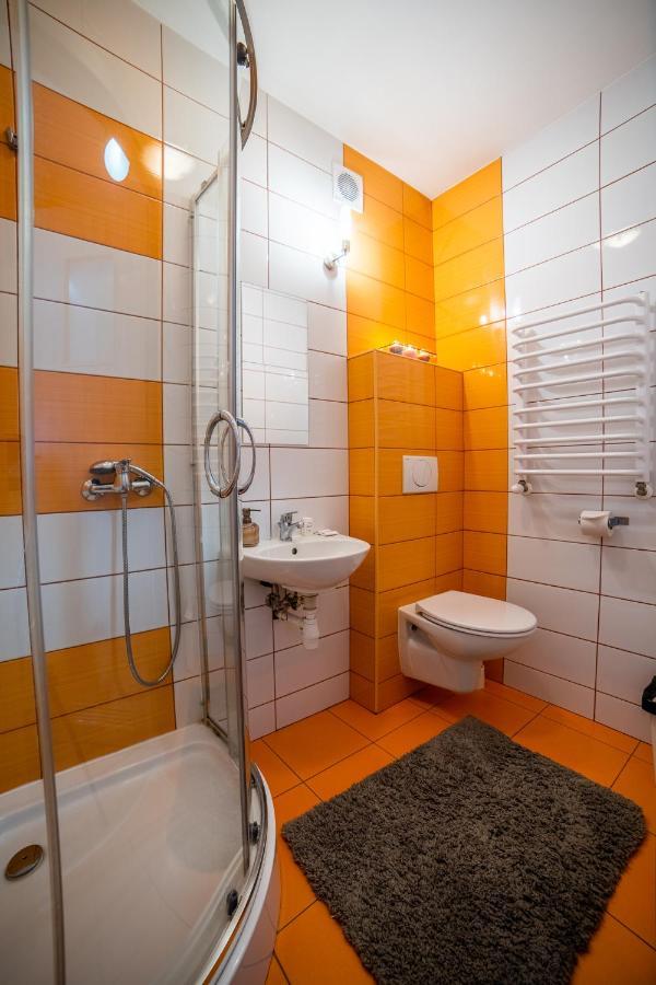 Gosciniec Pod Lilijka Hotell Podzamcze  Exteriör bild