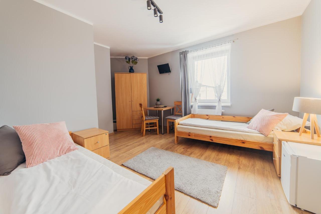 Gosciniec Pod Lilijka Hotell Podzamcze  Exteriör bild
