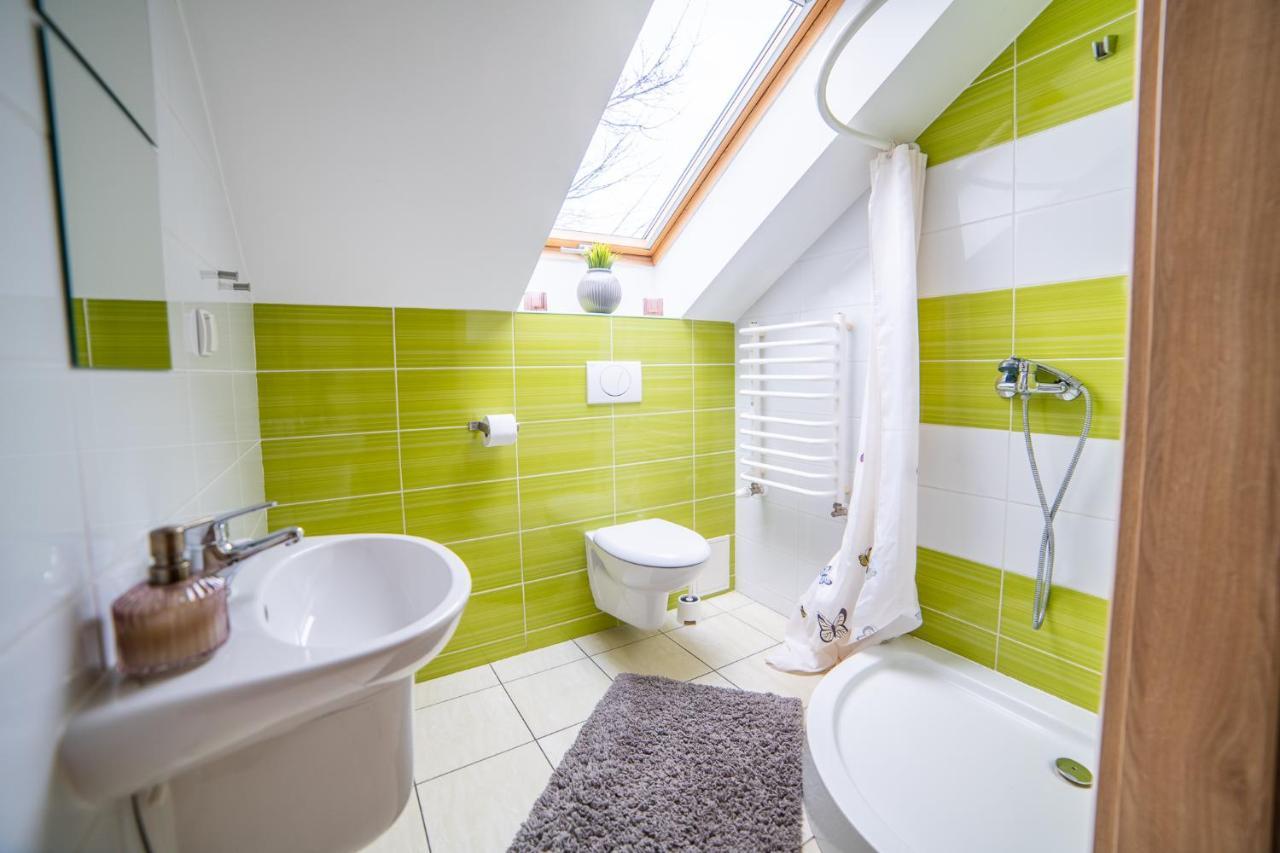 Gosciniec Pod Lilijka Hotell Podzamcze  Exteriör bild